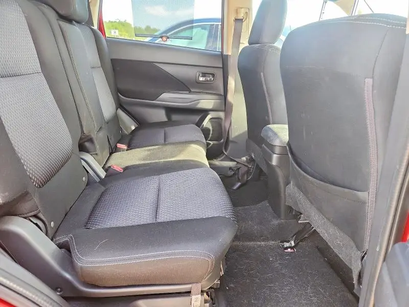 2016 MITSUBISHI OUTLANDER SE  