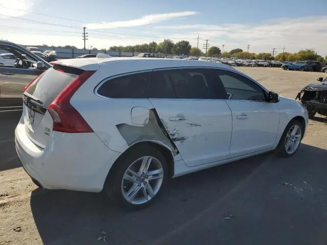 2015 VOLVO V60 PREMIER+  