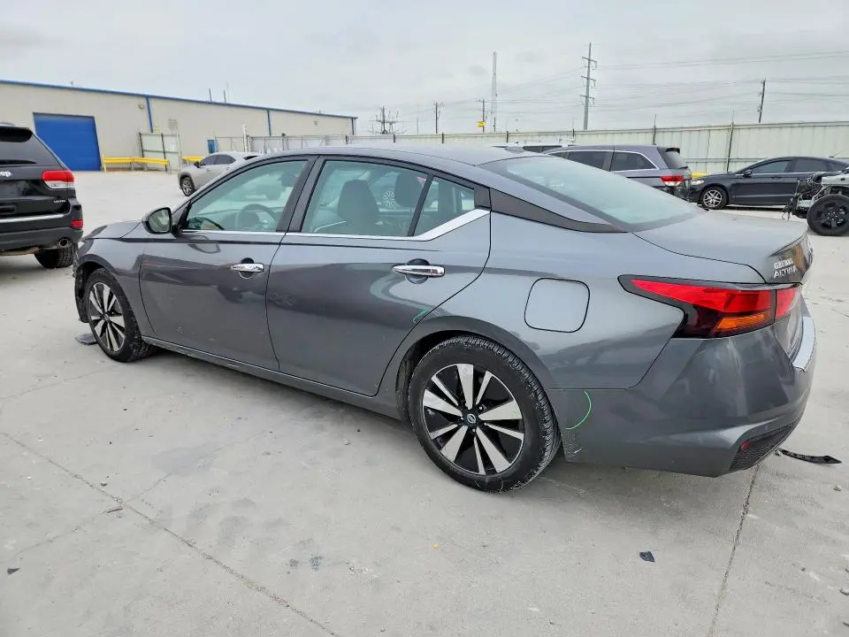 2022 NISSAN ALTIMA SV  