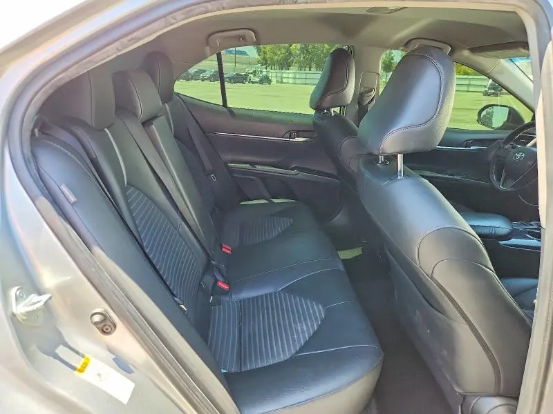 2018 TOYOTA CAMRY SE  