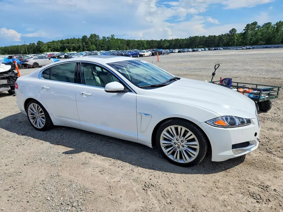 2013 JAGUAR XF   