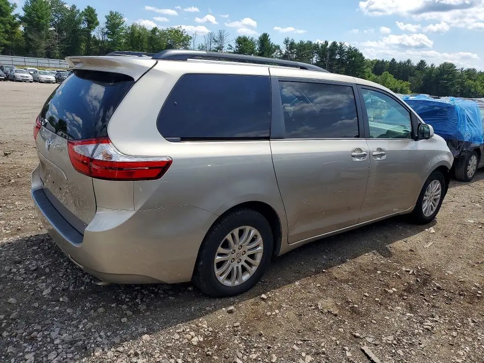 2015 TOYOTA SIENNA XLE 8-PASSENGER  