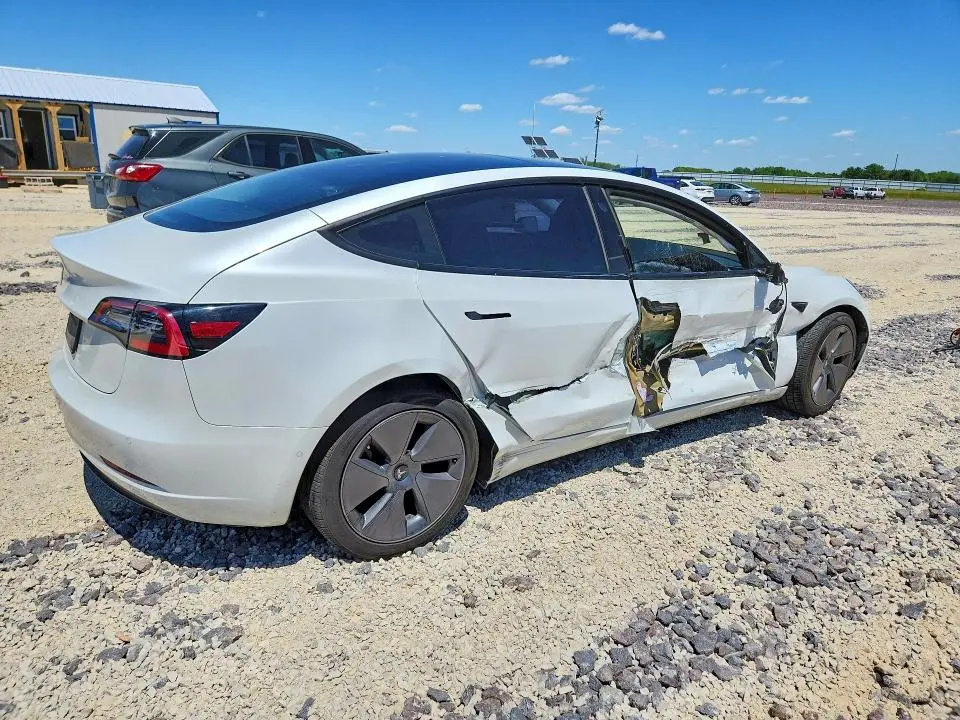 2021 TESLA MODEL 3   