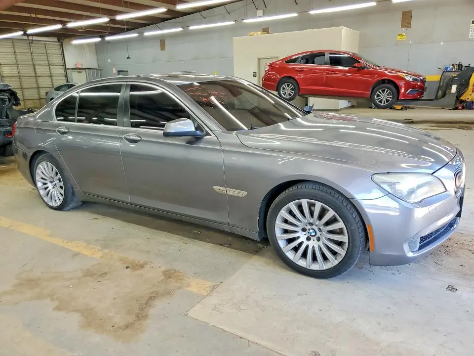 2012 BMW 750 XI  