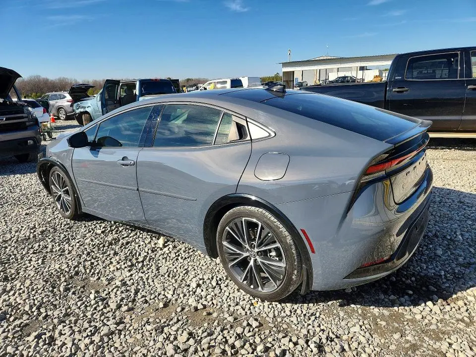 2024 TOYOTA PRIUS XLE  