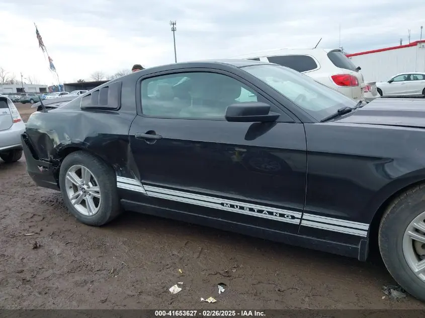 2013 FORD MUSTANG V6