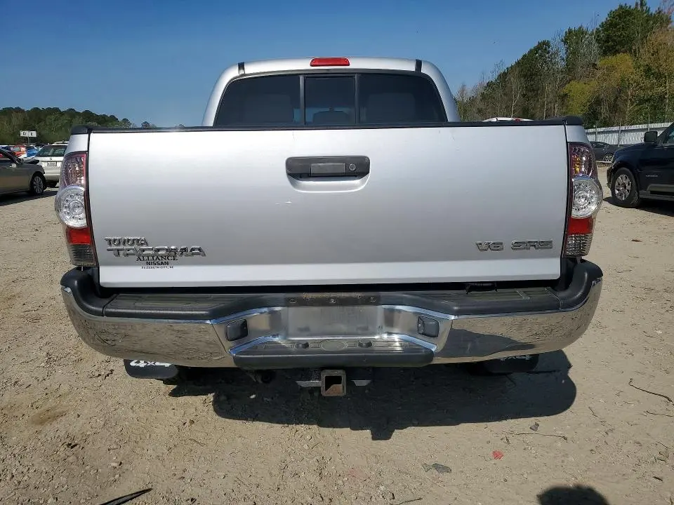 2011 TOYOTA TACOMA V6  