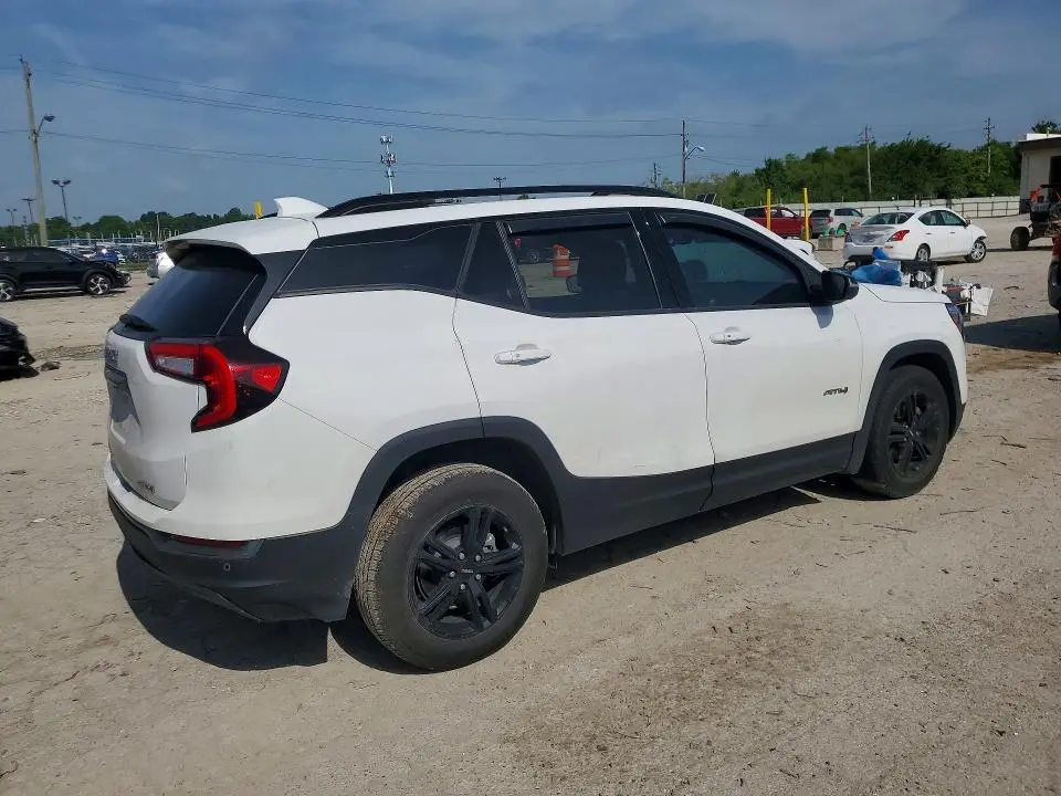 2022 GMC TERRAIN AT4  