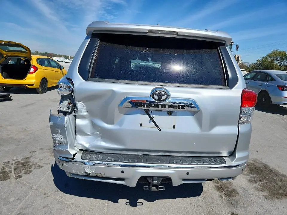 2010 TOYOTA 4RUNNER SR5  