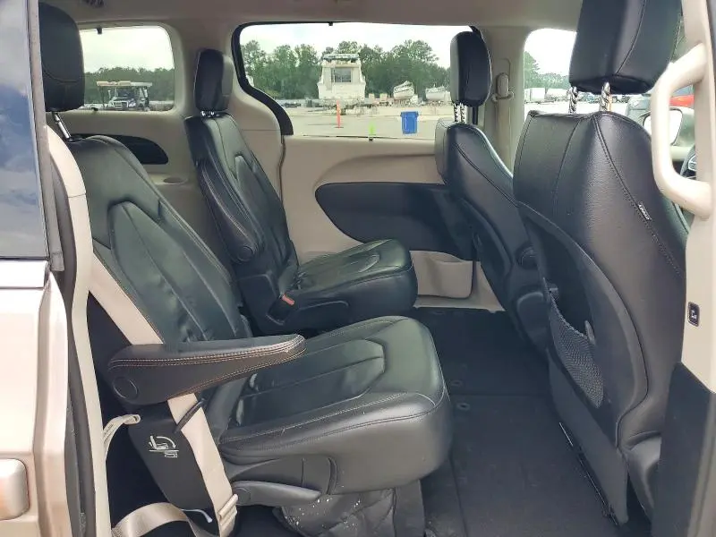 2017 CHRYSLER PACIFICA TOURING L  