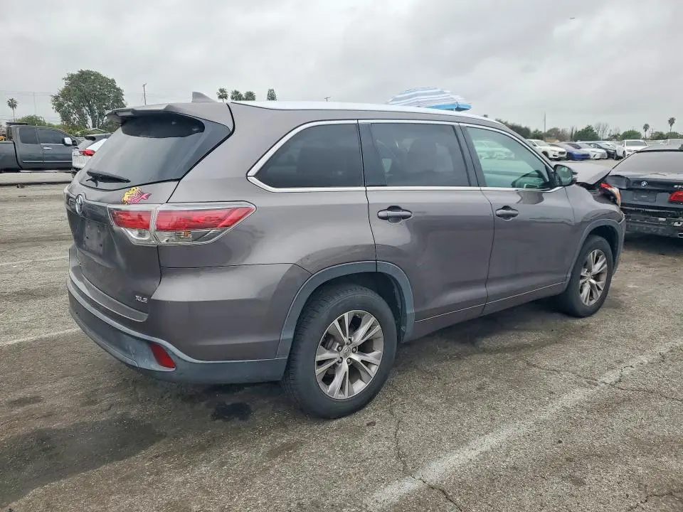 2015 TOYOTA HIGHLANDER XLE  