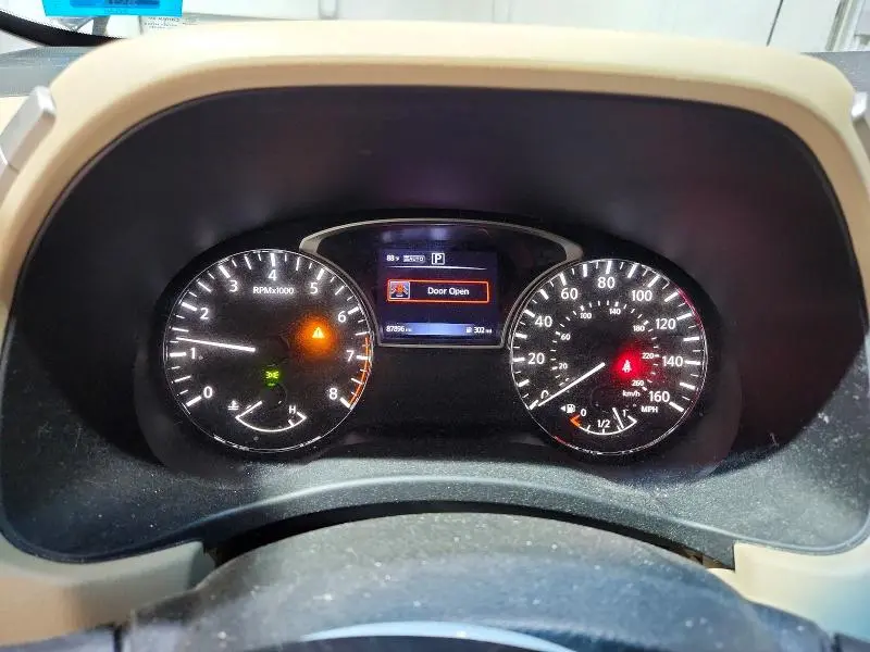 2016 NISSAN PATHFINDER SV  