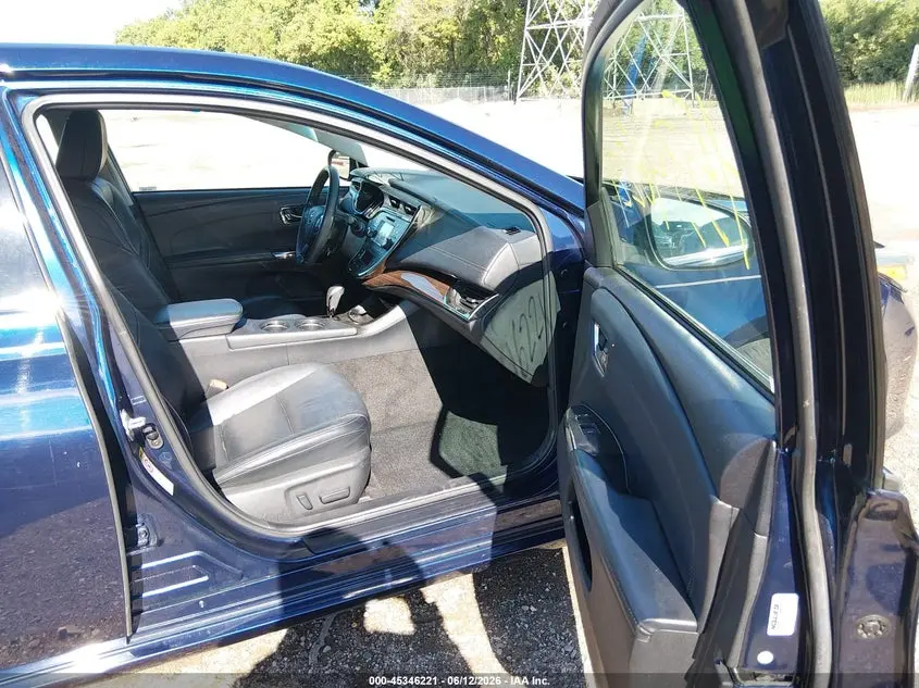 2013 TOYOTA AVALON XLE