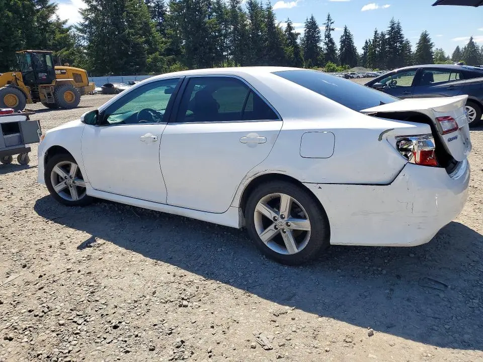 2014 TOYOTA CAMRY SE  