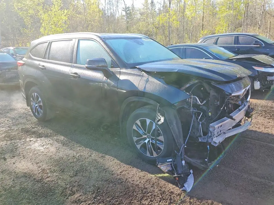 2020 TOYOTA HIGHLANDER XLE  