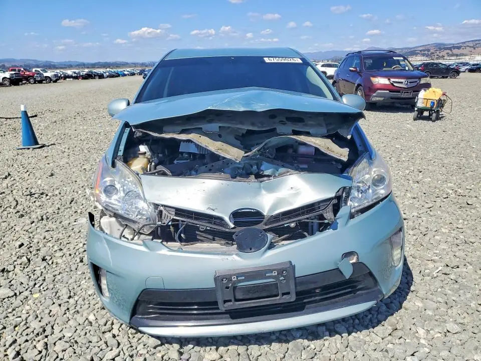 2015 TOYOTA PRIUS THREE  