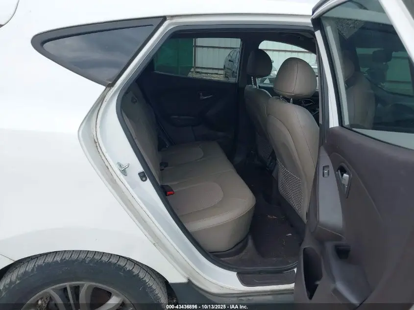 2014 HYUNDAI TUCSON SE