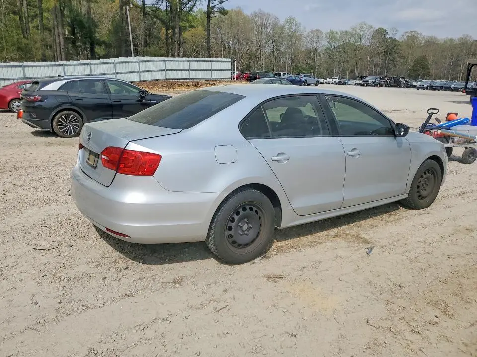 2013 VOLKSWAGEN JETTA BASE  