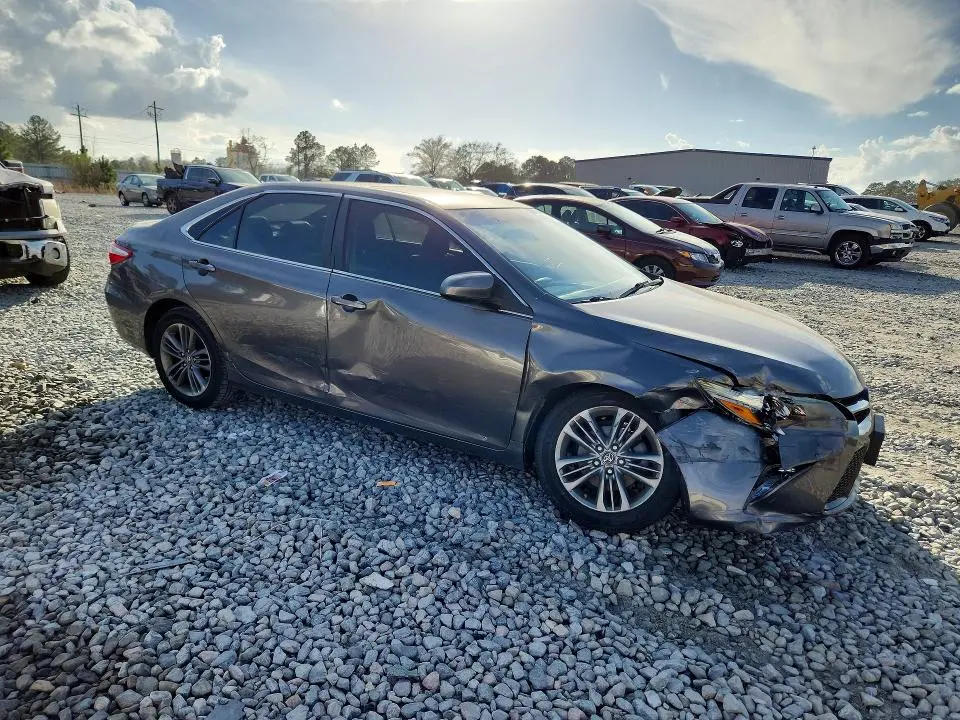 2017 TOYOTA CAMRY SE  
