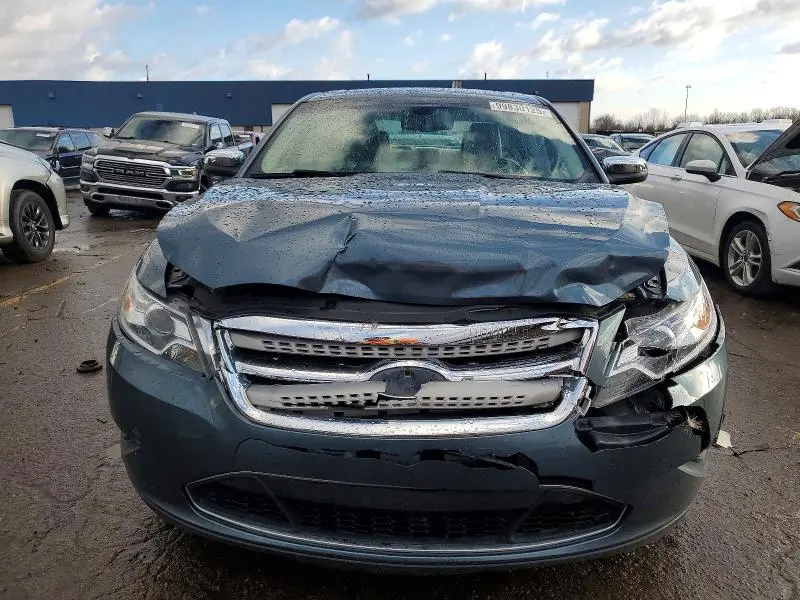 2010 FORD TAURUS LIMITED  