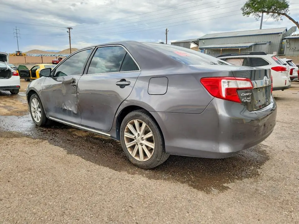 2013 TOYOTA CAMRY XLE  