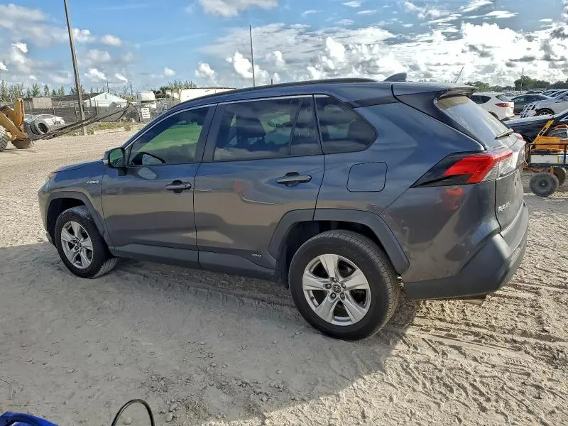 2019 TOYOTA RAV4 XLE  
