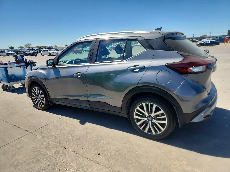 2023 NISSAN KICKS SV  