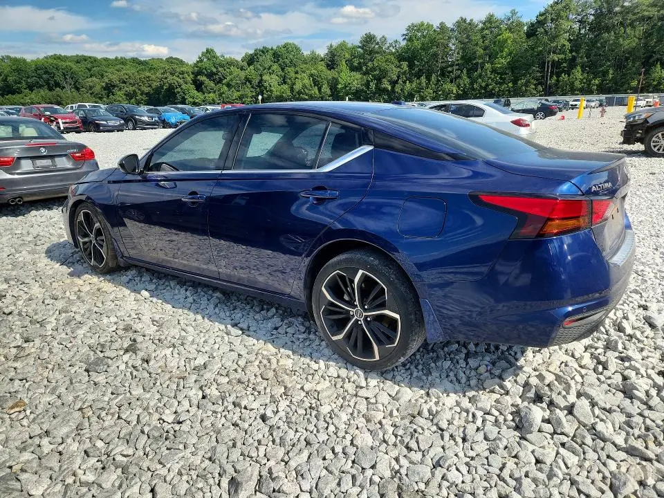 2023 NISSAN ALTIMA SR  