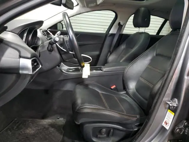 2018 JAGUAR XE PRESTIGE  