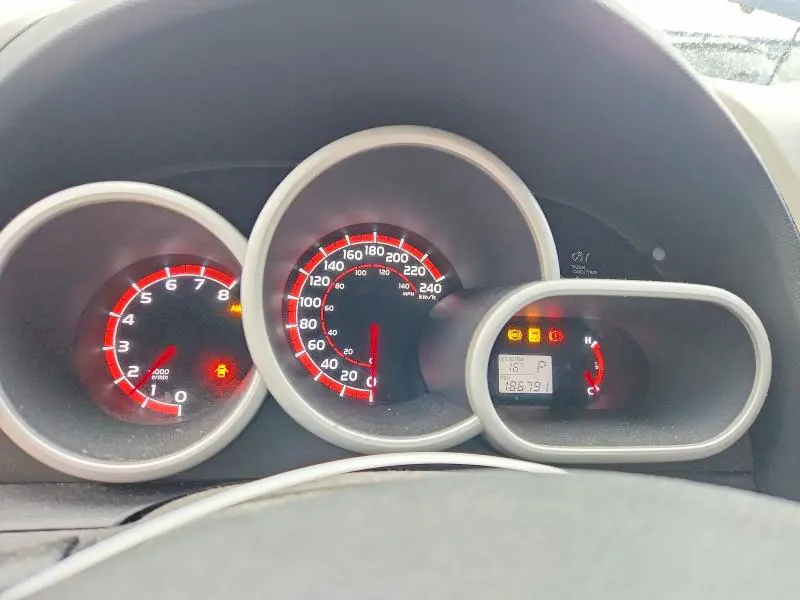 2013 TOYOTA MATRIX BASE  