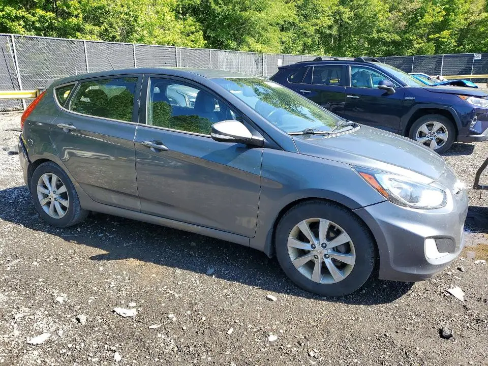 2013 HYUNDAI ACCENT SE  