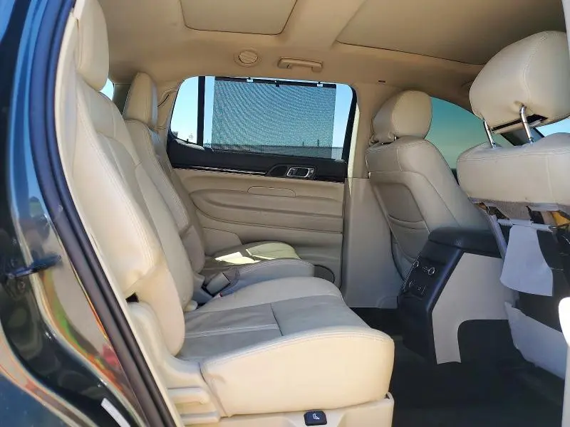 2015 LINCOLN MKT   