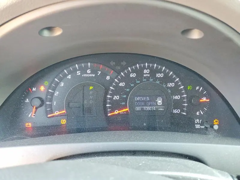 2010 TOYOTA CAMRY XLE V6  