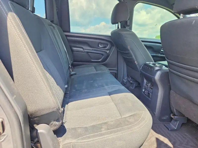 2019 NISSAN TITAN SV  