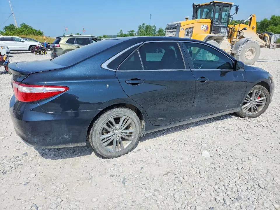2015 TOYOTA CAMRY SE  