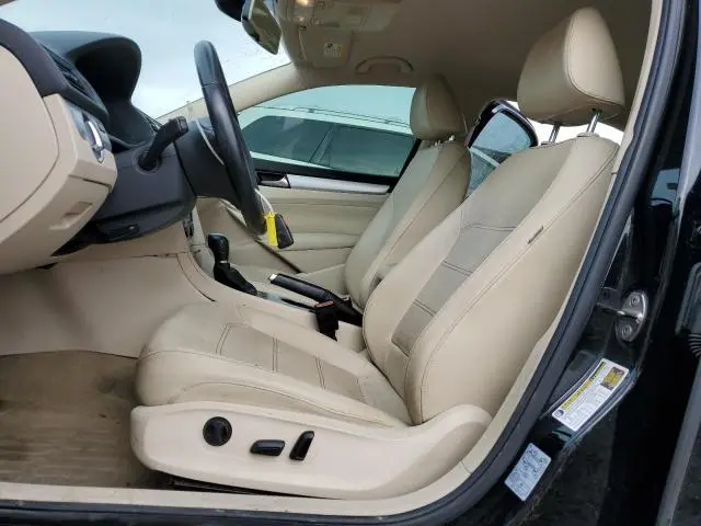 2013 VOLKSWAGEN PASSAT SE  