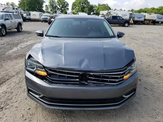 2017 VOLKSWAGEN PASSAT SE  