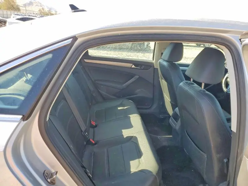 2015 VOLKSWAGEN PASSAT S  
