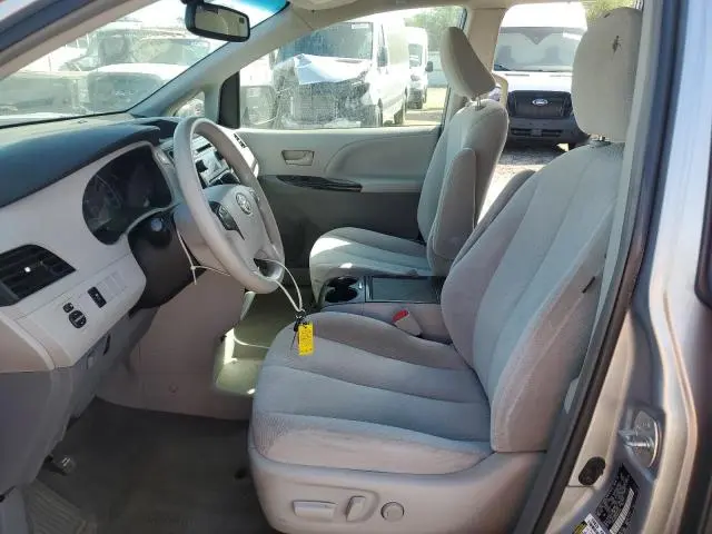 2014 TOYOTA SIENNA LE  