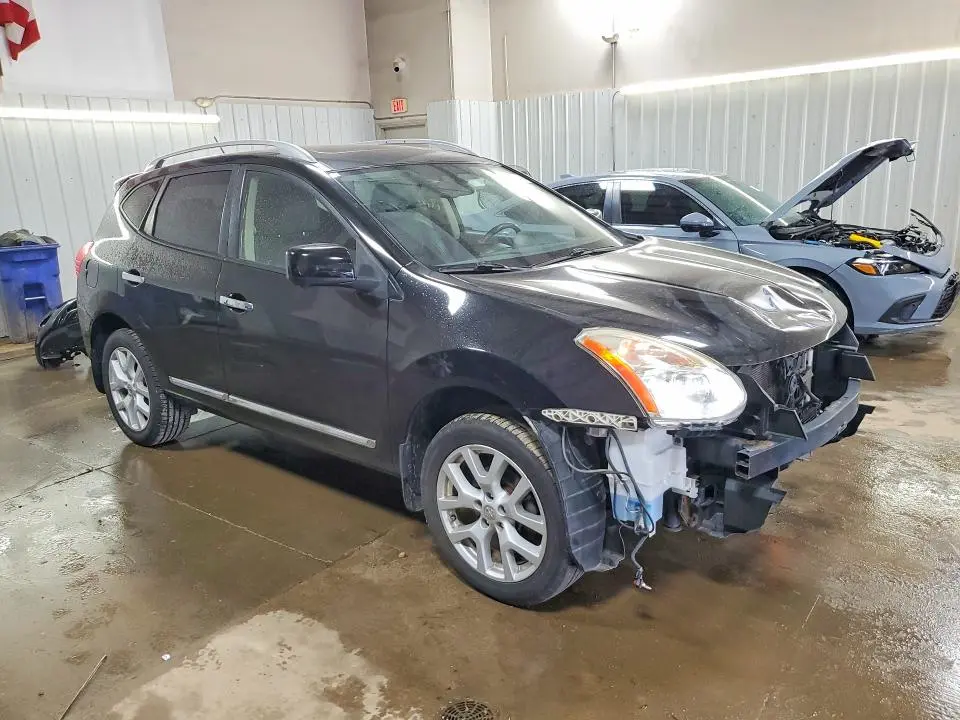 2013 NISSAN ROGUE S  