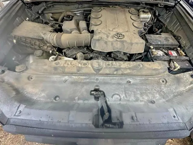 2010 TOYOTA 4RUNNER SR5  