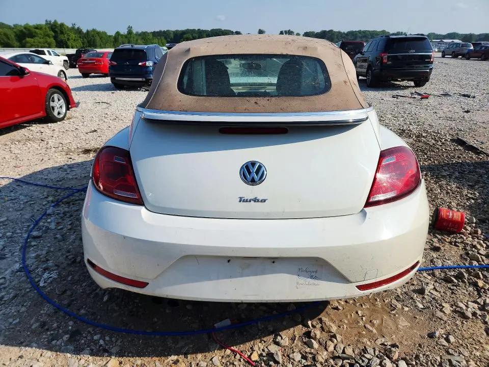 2019 VOLKSWAGEN BEETLE S  