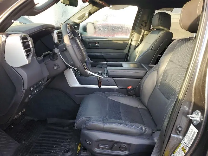 2025 TOYOTA TUNDRA CREWMAX PLATINUM  