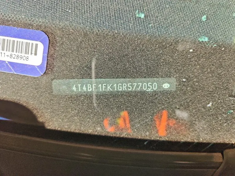 2016 TOYOTA CAMRY LE  