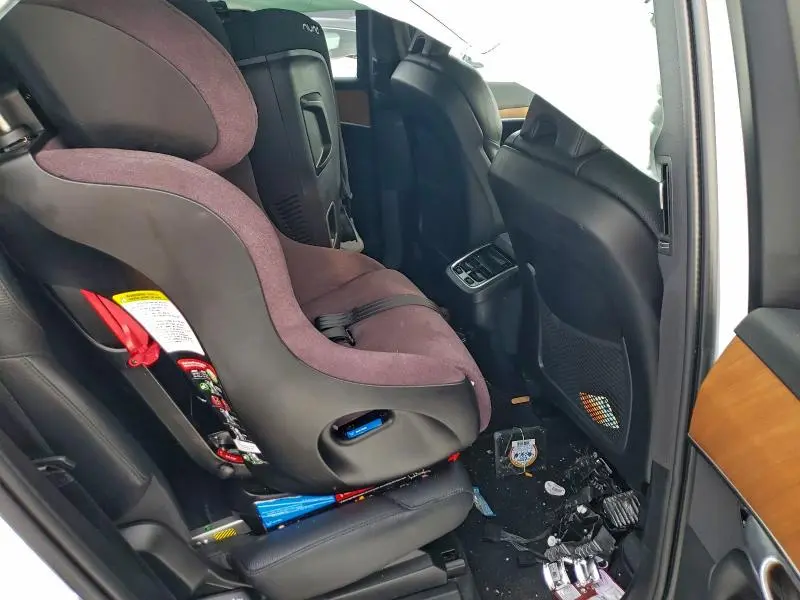 2024 VOLVO XC90 PLUS  