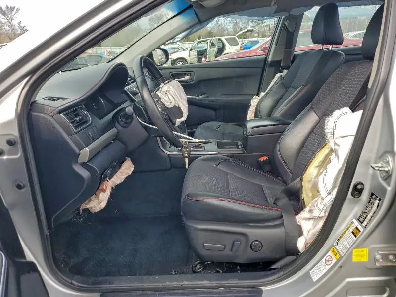 2015 TOYOTA CAMRY LE  