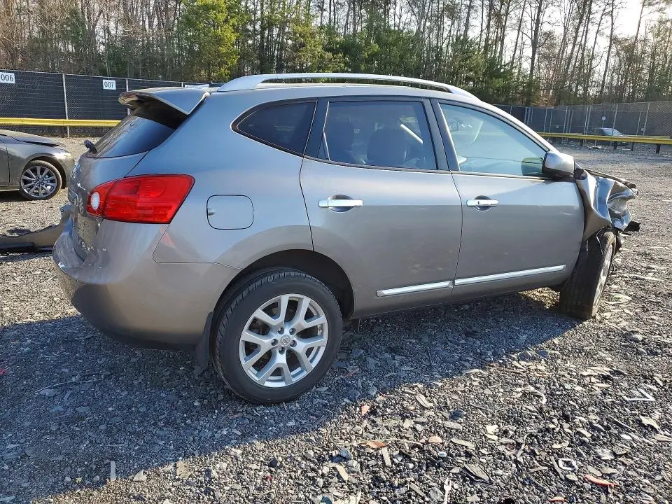 2013 NISSAN ROGUE S  