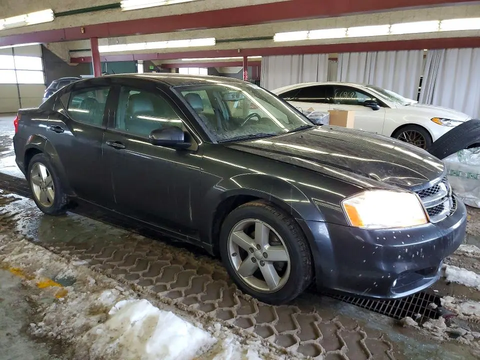 2011 DODGE AVENGER LUX  