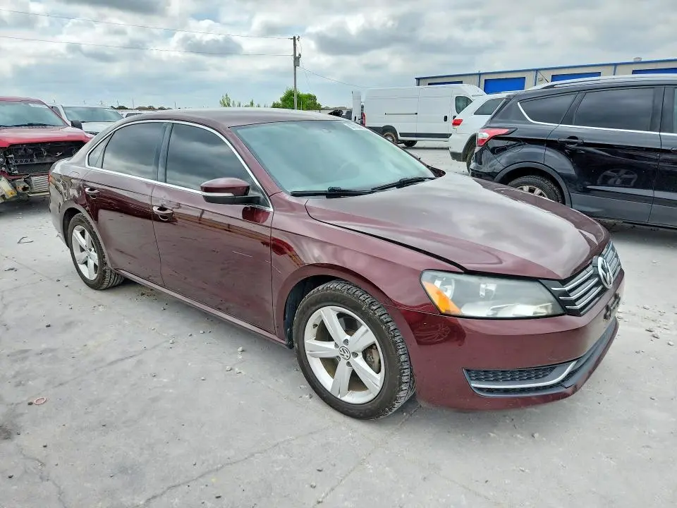 2014 VOLKSWAGEN PASSAT SE  