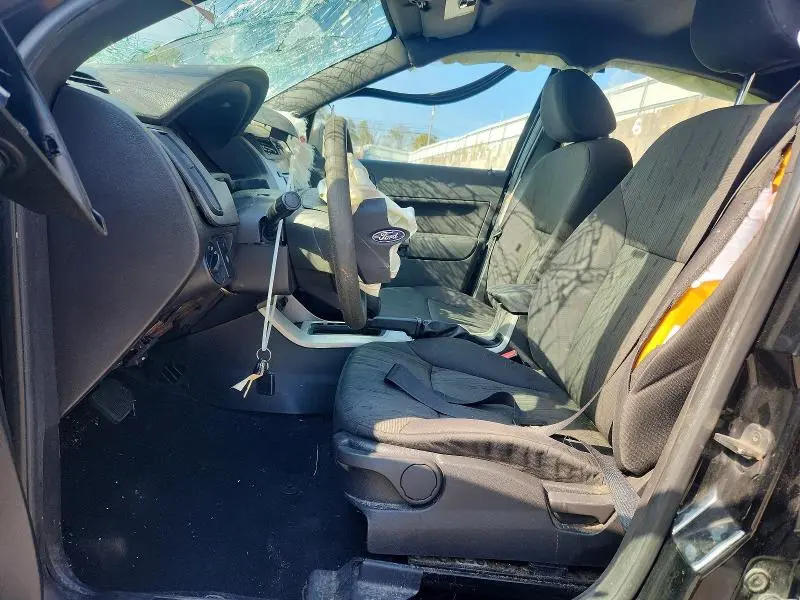 2010 FORD FOCUS SE  